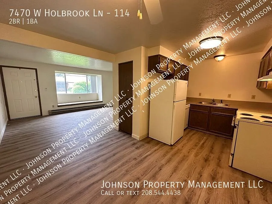 Central Boise downstairs 2 bed with new flooring, paint, etc. Covered Parking & Storage! — Photo 3
