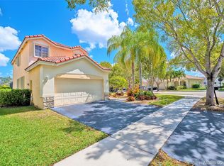 4034 Palm Pl, Weston, FL 33331