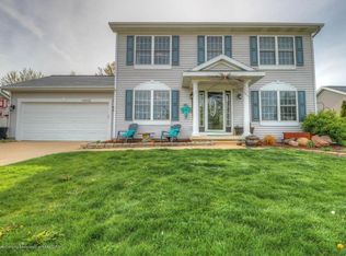 14800 Robinwood Dr, Lansing, MI 48906
