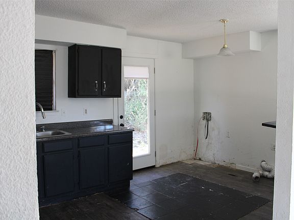 4th image of 525 W Hickory St