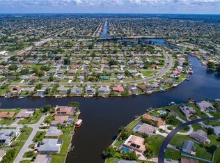 2910 SE 10th Pl, Cape Coral, FL 33904