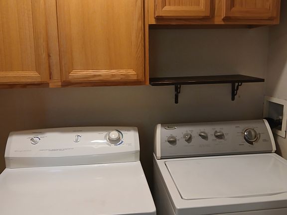 3rd image of 1101-4 Briarwood Rd