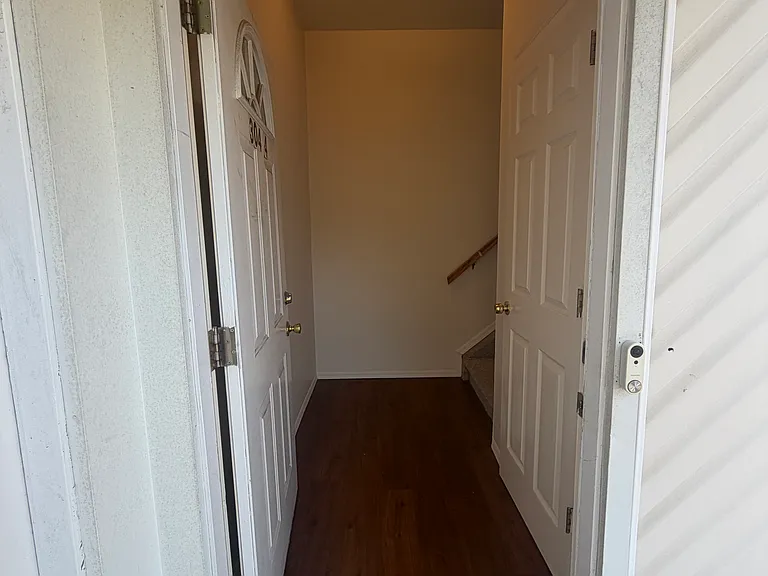 304 N Wellwood Ave #3 — Photo 5