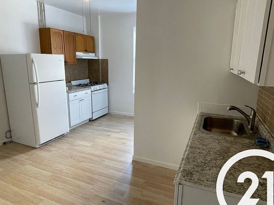 1st image of 3121 Ditmars Blvd APT 2