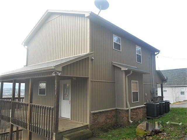 2nd image of 622 N Cunningham Rd #2