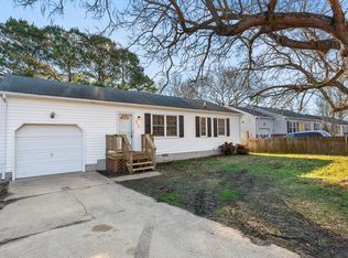 912 Harpersville Rd, Newport News, VA 23601