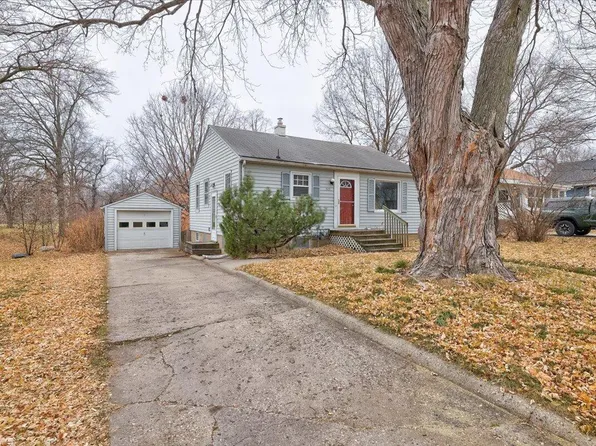 305 S Russell Ave, Ames, IA 50010