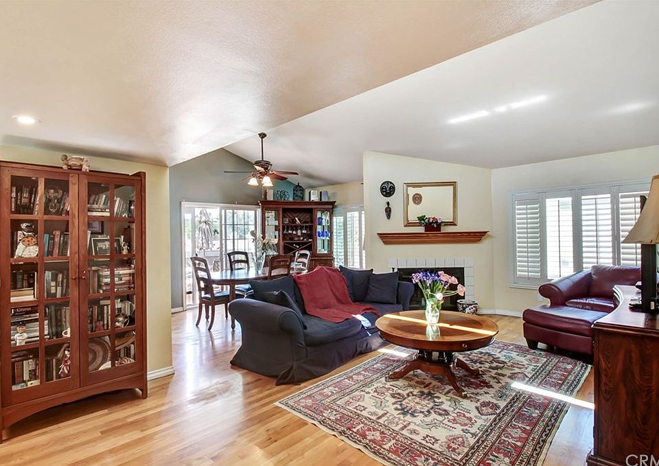 1st image of 910 Golden Springs Dr Unit E