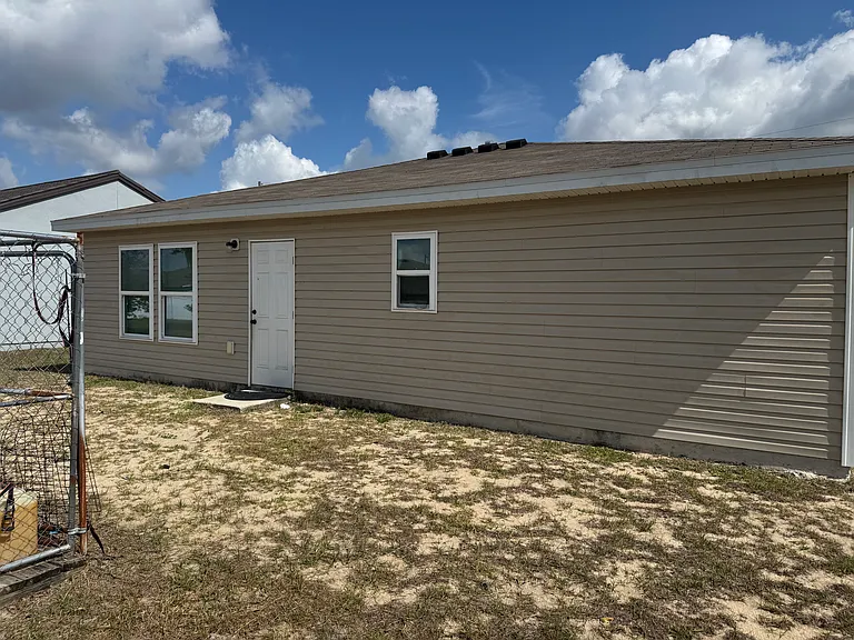 108 Tulip Ln — Photo 6