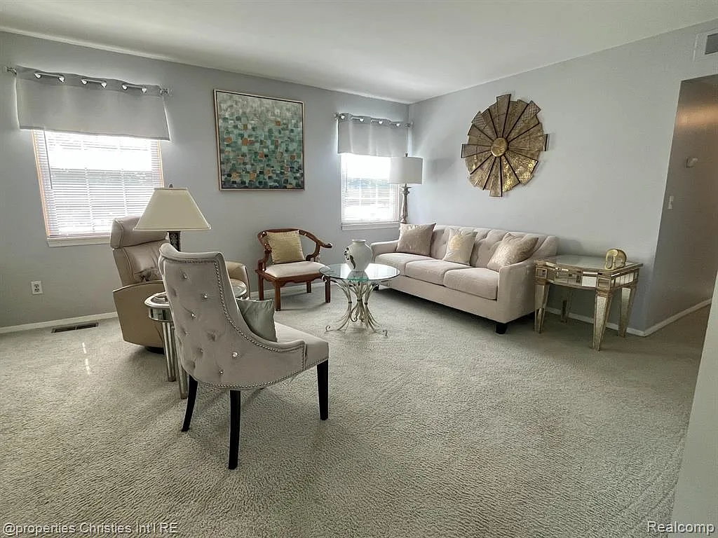 2 bed, 1.0 bath, 970 sqft, $1,695 — Photo 4