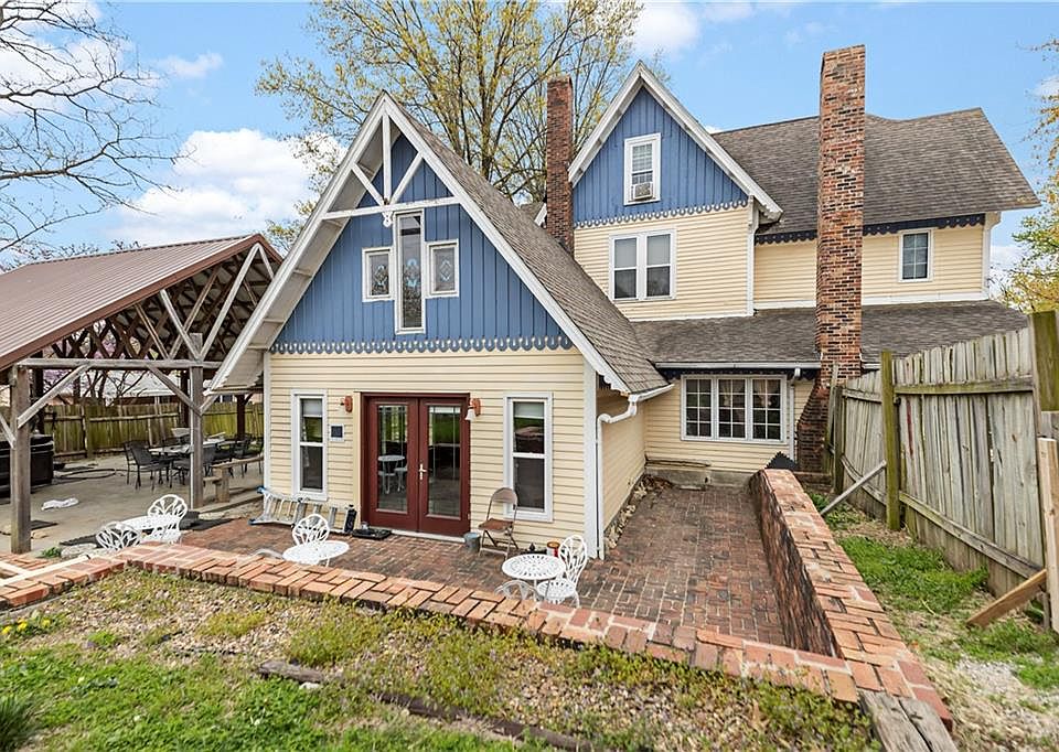 1st image of 731 W 12th St