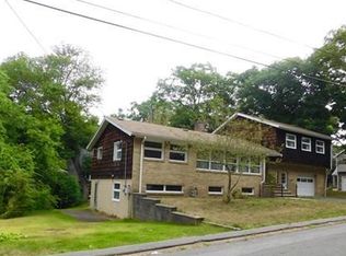 13 Wolf Hill Rd, Gloucester, MA 01930