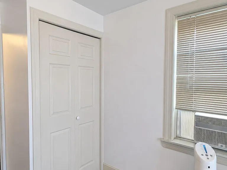 2826 Poplar St #2 — Photo 11