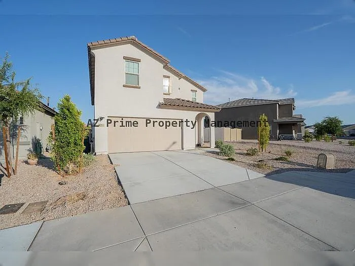 5 bed, 4.5 bath, 3131 sqft, $2,995 — Photo 3