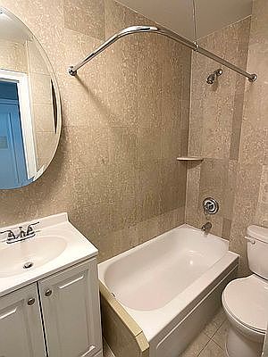 4th image of 240 W 73rd St APT 1010