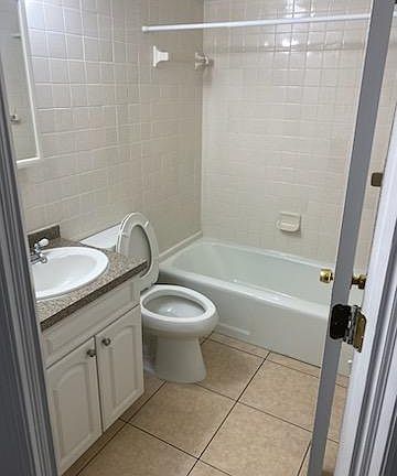4th image of 225 5th Ave NE APT 4