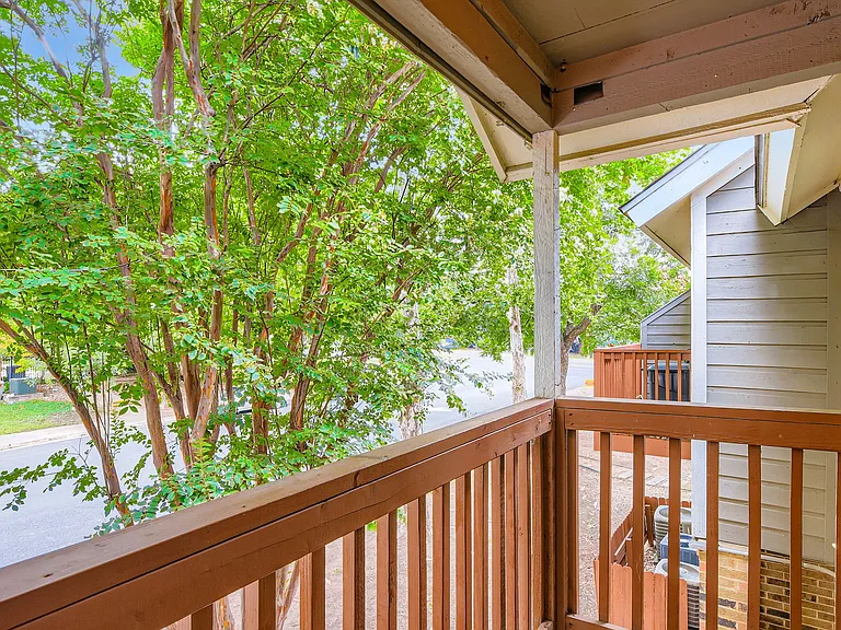 5609 Cougar Dr — Photo 4