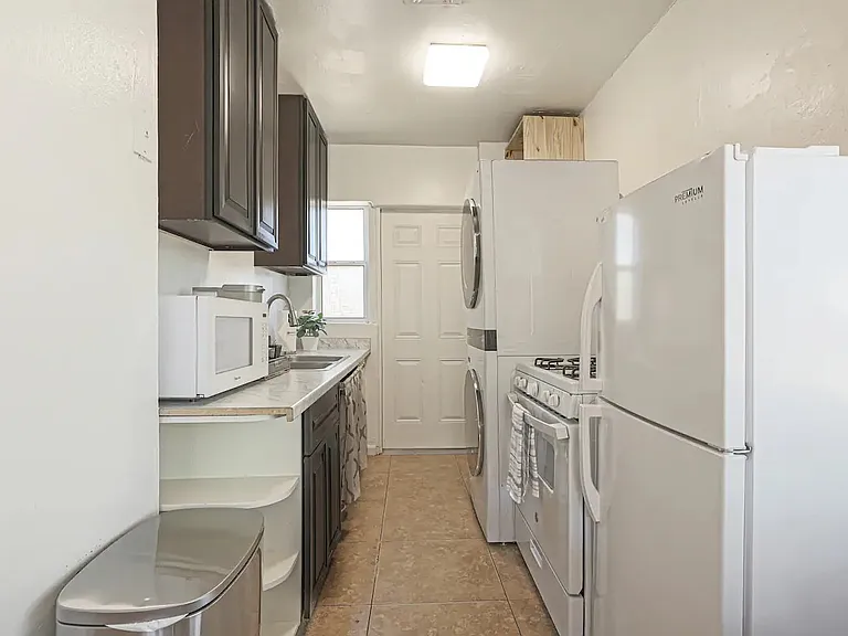 422 N 18th Ave #1 — Photo 7
