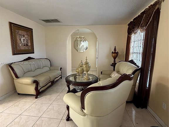 5th image of 4162 Kingsbridge Dr