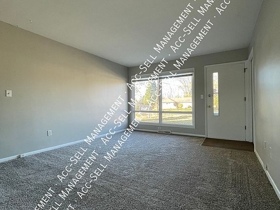 4th image of 1724 52nd St SE