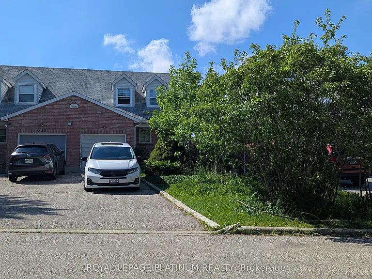 630 Pinerow Cres — Photo 2