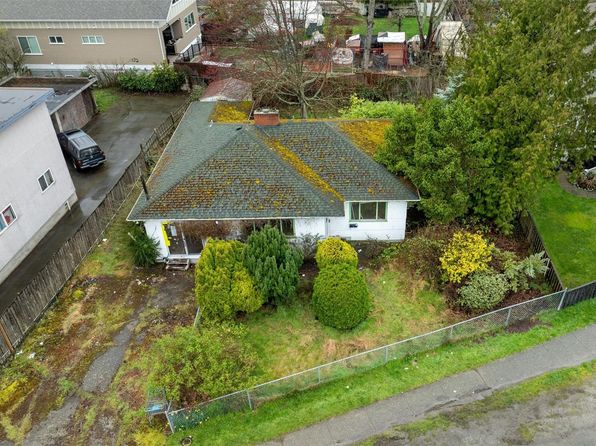 3330 Harriet Rd, Saanich, BC V8Z 3S4