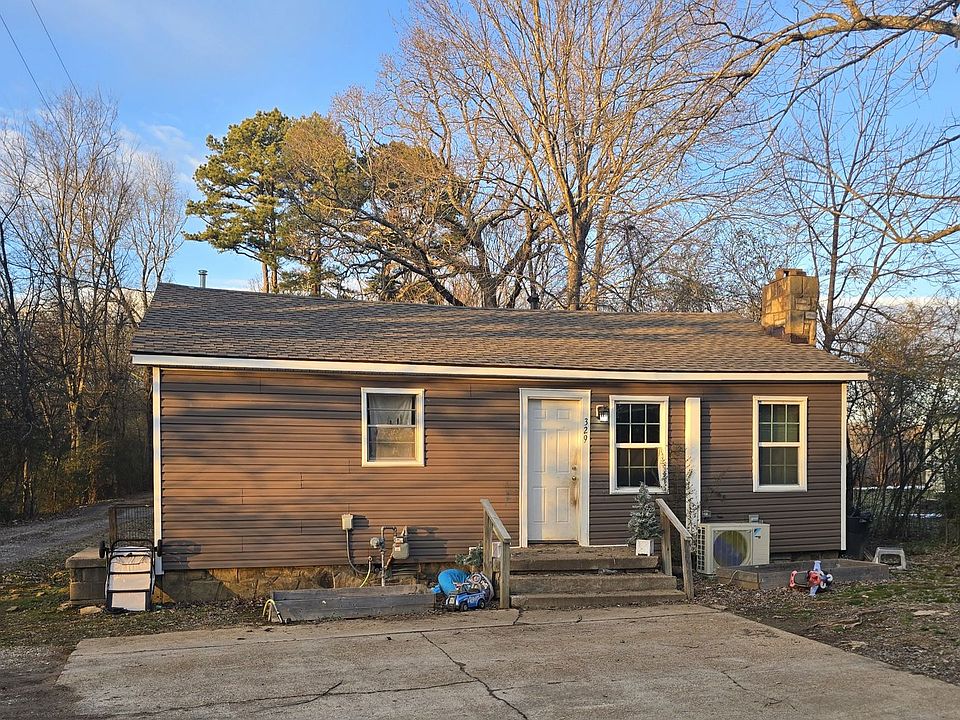 2nd image of 329 Newport Rd #0