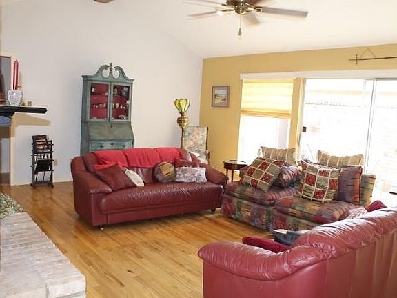 4th image of 13827 Sheri Hollow Ln
