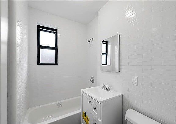 3rd image of 6109 39th Ave APT H5