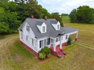 373 Colonial Trl E, Surry, VA 23883