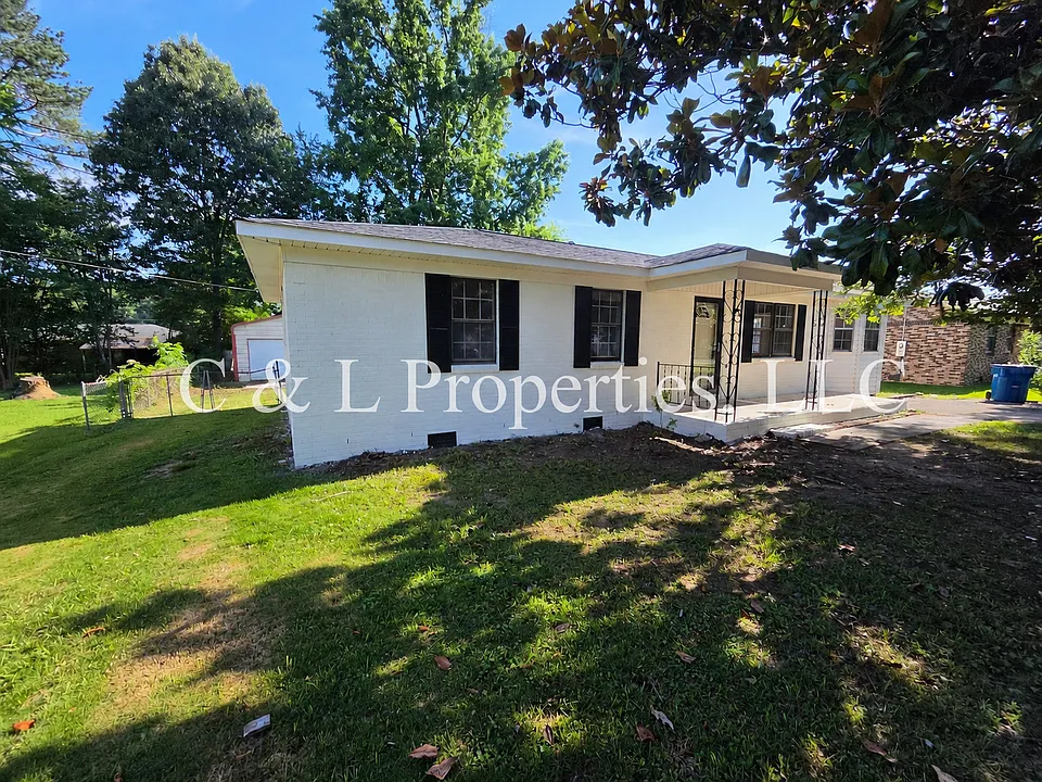 203 Roberts Ave