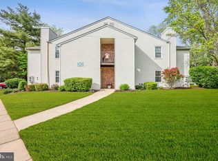 23 Village Ln, Mount Laurel, NJ 08054