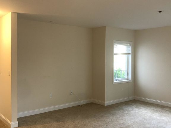 5th image of 1112 Norwest Dr #1109
