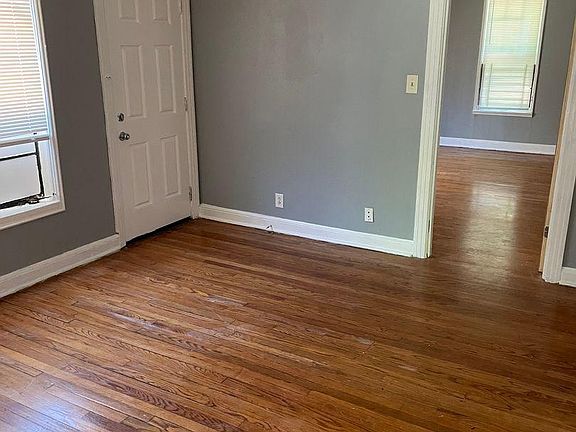 2nd image of 418 E Wichita St