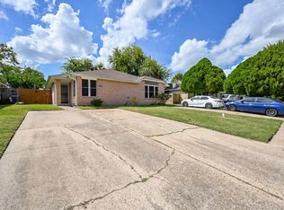 6715 Greenyard Dr, Houston, TX 77086