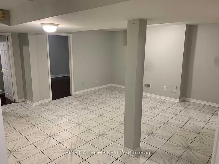63 Toba Cres #BASEMENT — Photo 3