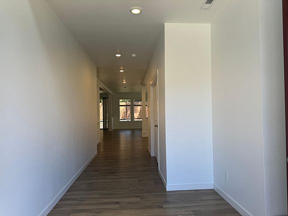 3rd image of 10079 Veteran Ave