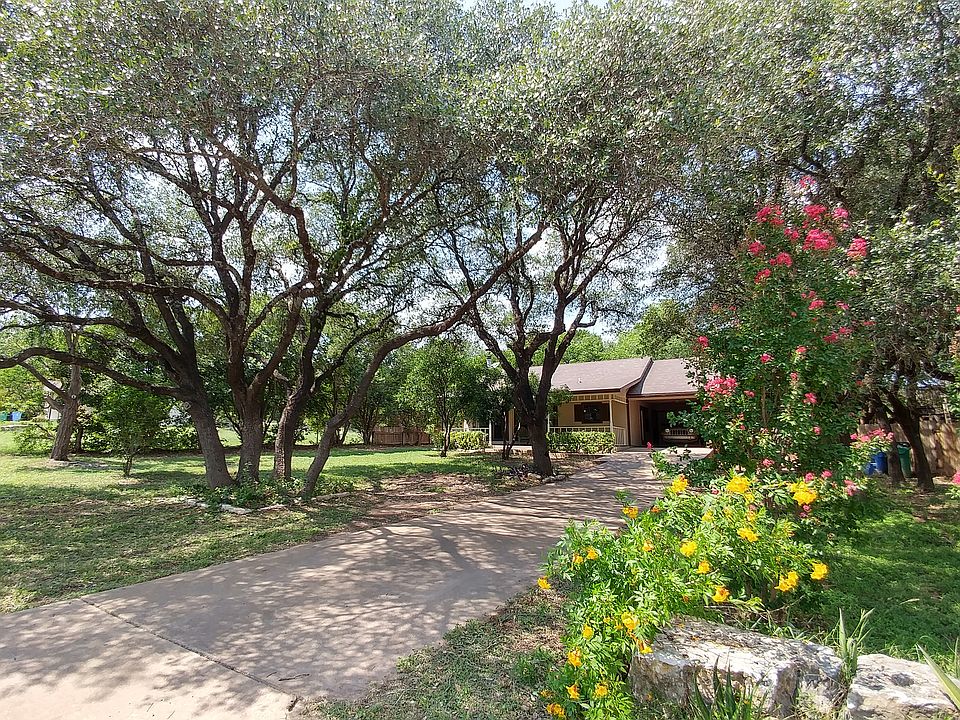 1st image of 18206 Lake Oaks Dr