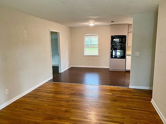 3rd image of 809 E Polk Ave