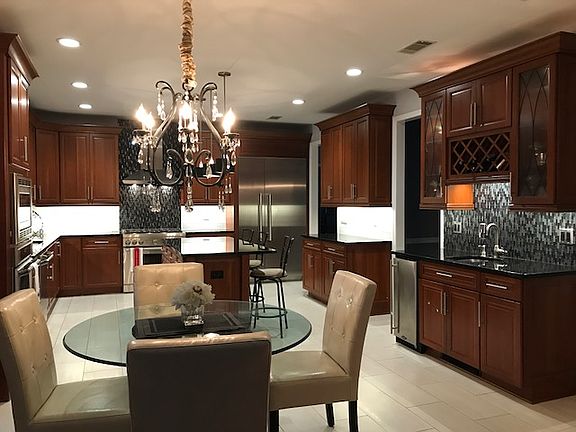 Wet bar with ice maker