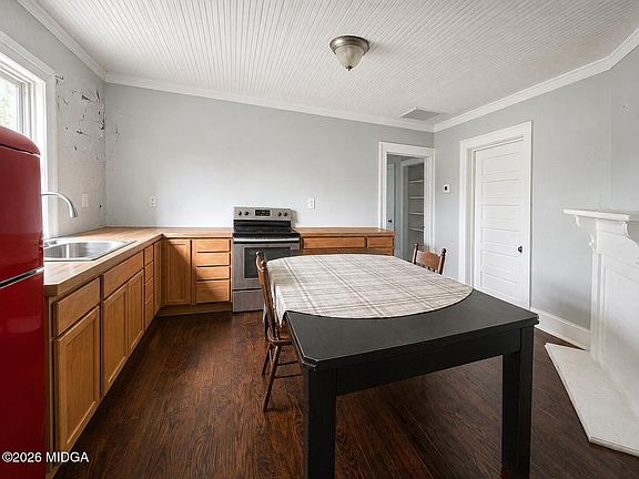 4th image of 979 Edgewood Ave
