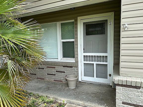 2nd image of 324 W School St