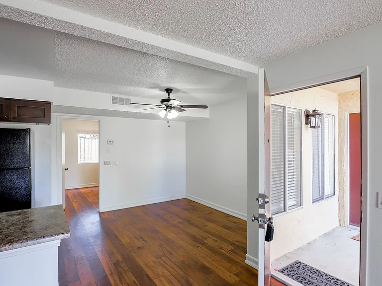 Peppertree Apartments — Photo 62
