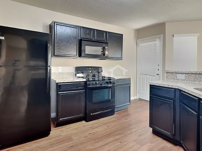847 Darbydale Crossing Ln — Photo 3