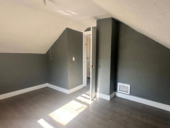 3rd image of 526 Ardella Ave