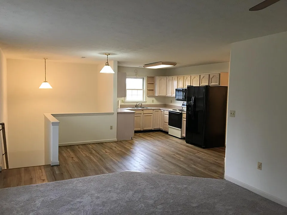 Kitchen/Dining area (apt 4)