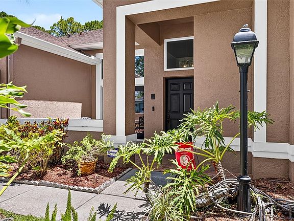 3rd image of 10737 AYRSHIRE DRIVE