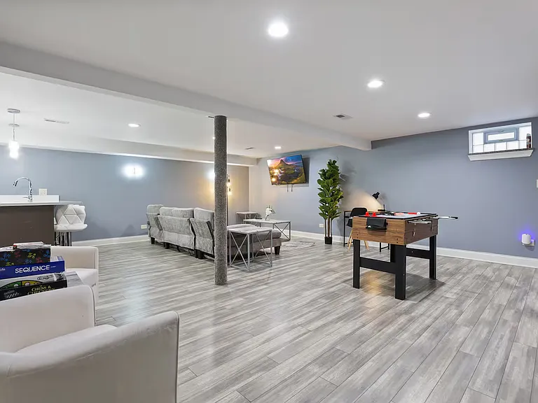 777 N Lombard St — Photo 16