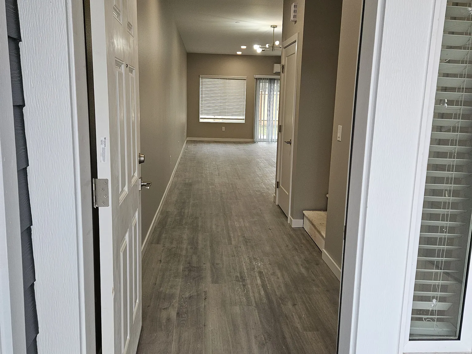 3 bed, 2.5 bath, 1500 sqft, $2,850 — Photo 2