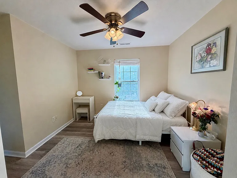 525 Pointe Dr — Photo 12